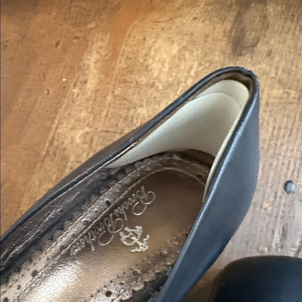 Brooks Brothers Navy 3” heels - Picture 6 of 10